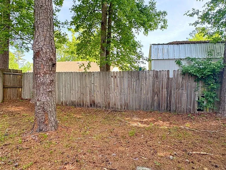 108 Crestwood Ct — Photo 16