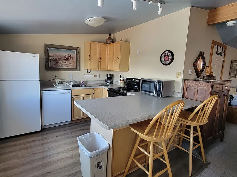 439A S Tyler Avenue Ave — Photo 9