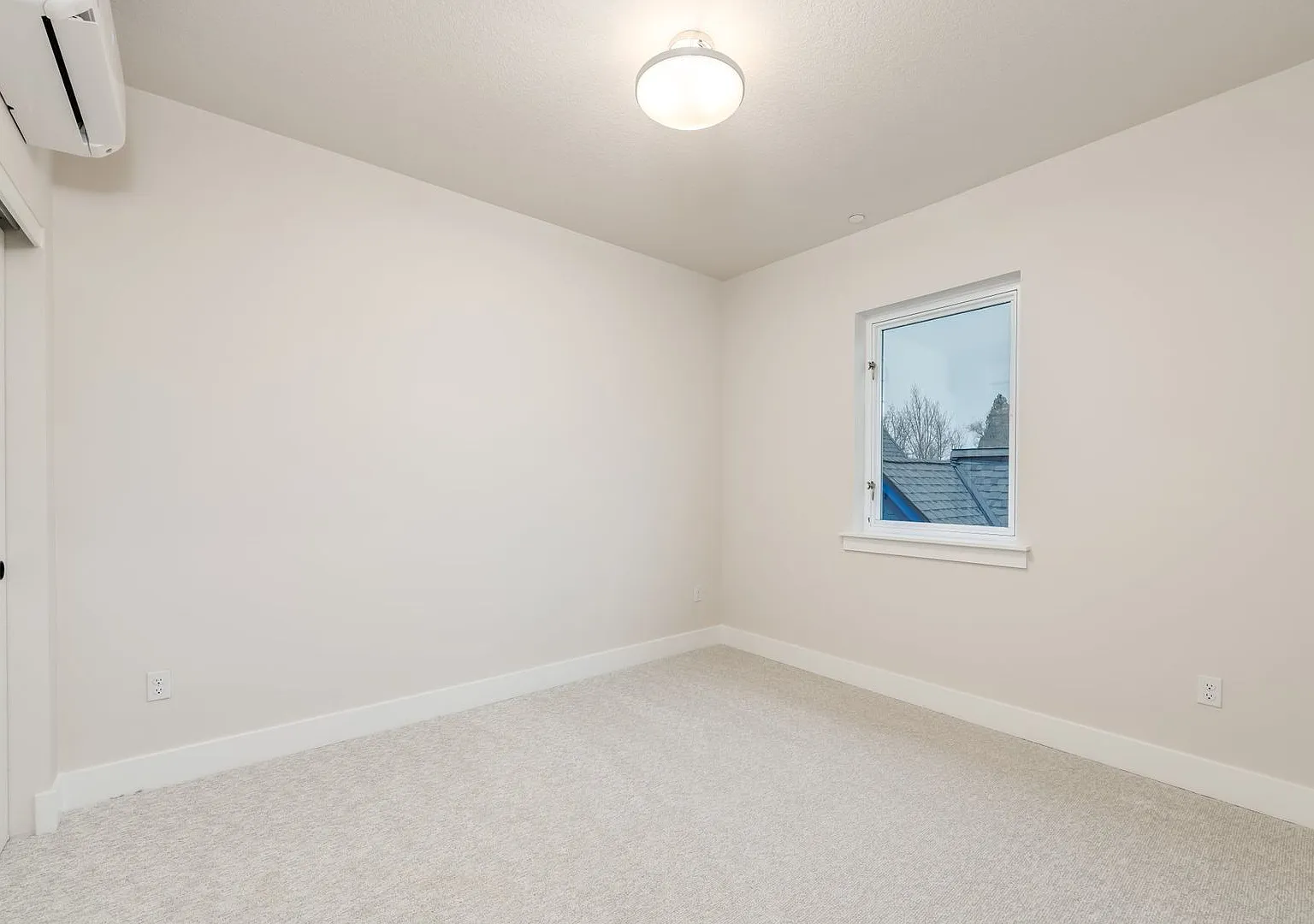 Montana Condos — Photo 2