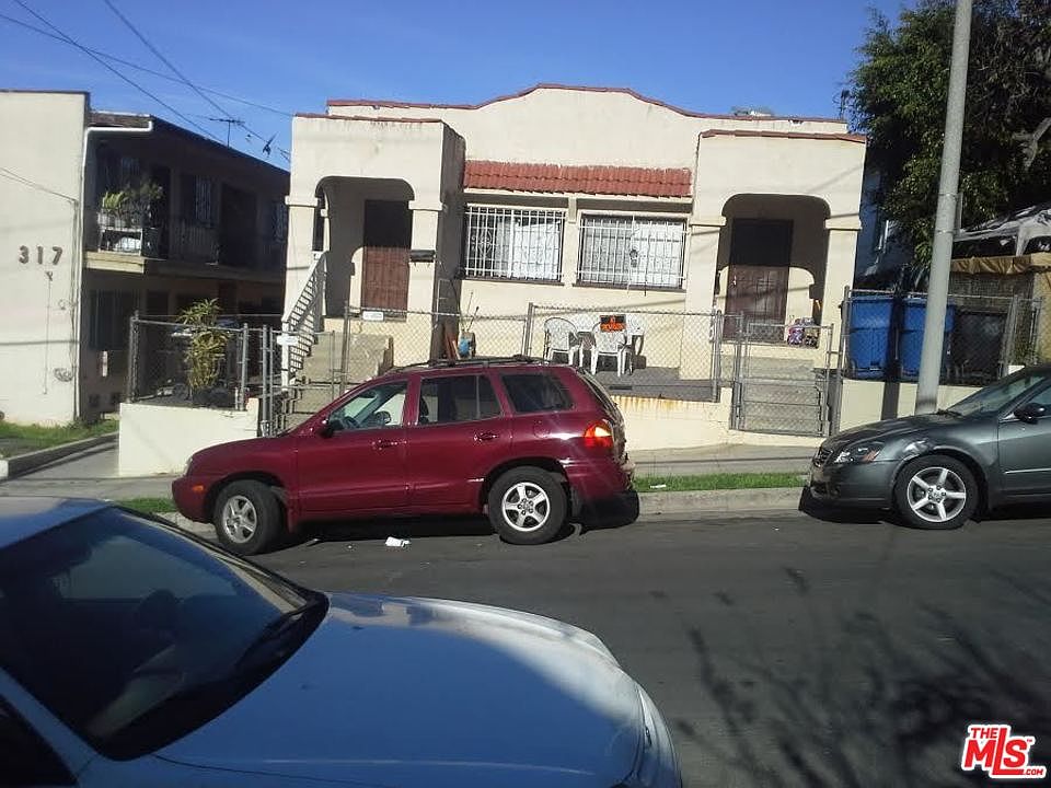 1st image of 321 Douglas St