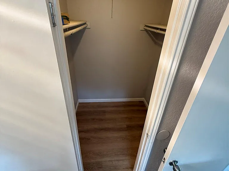 1100 E Logan St — Photo 11