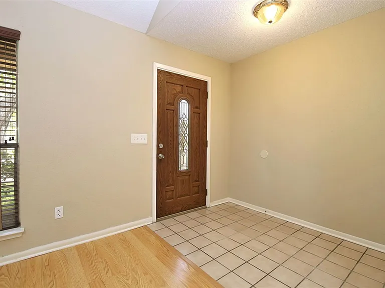 18203 Brooknoll Dr — Photo 3