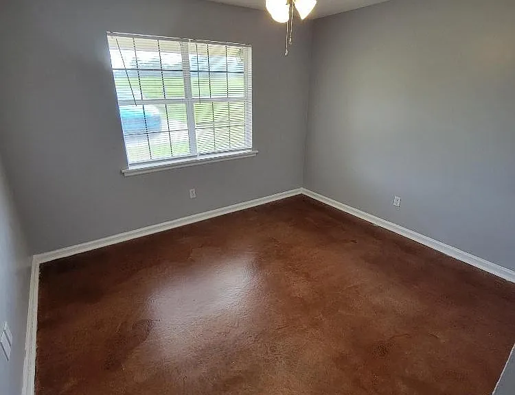 105 Maple Dr #B — Photo 18