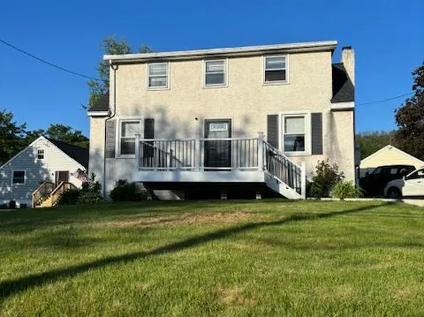 2097 Farmington Ave, Boyertown, PA 19512