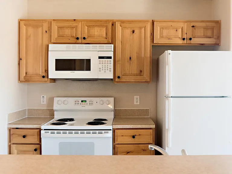 144 Clubhouse Cir #201 — Photo 8