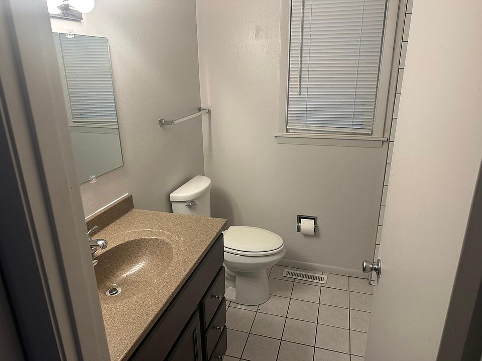 1st image of 1504 W Lake Ave #4