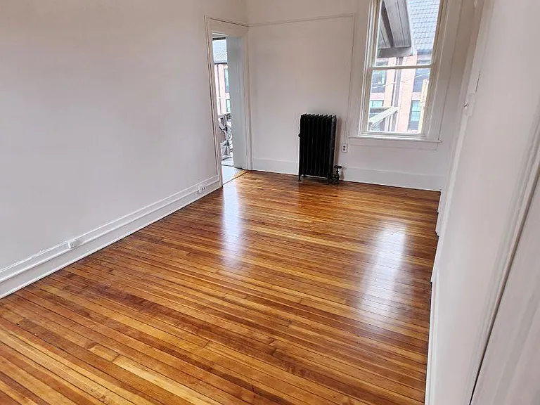 457 Main St #4 — Photo 7