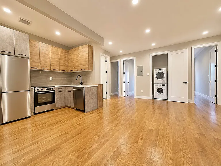 555 Union St #2A — Photo 1