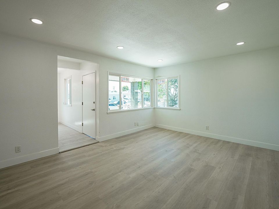 1st image of 820 Larimore Ave