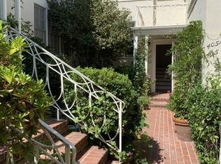 409 Shirley Pl, Beverly Hills, CA 90212