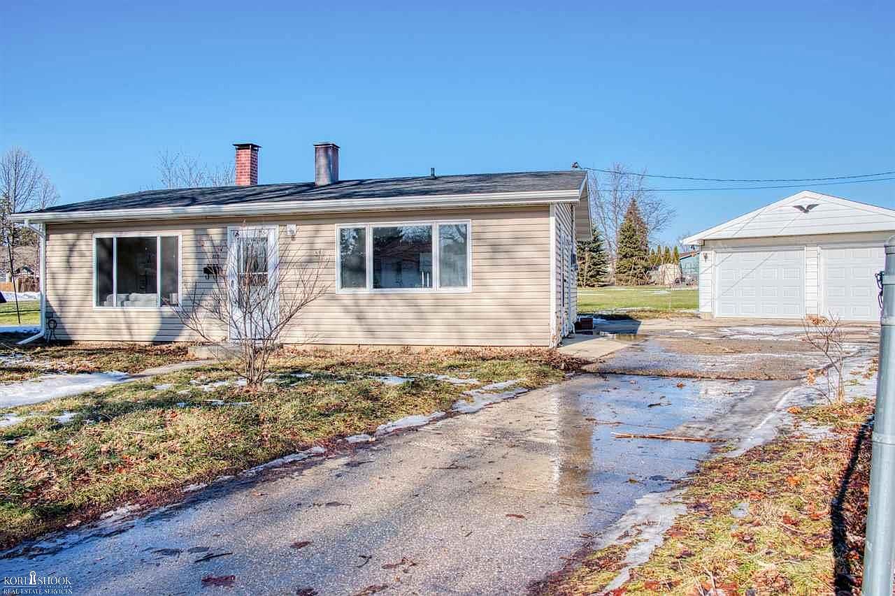 1120 Dingwall Dr, Owosso, MI 48867 Zillow