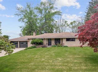 624 Morningstar Dr, Ellwood City, PA 16117
