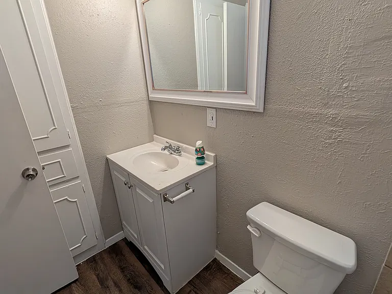 1820 Warren Ln — Photo 17