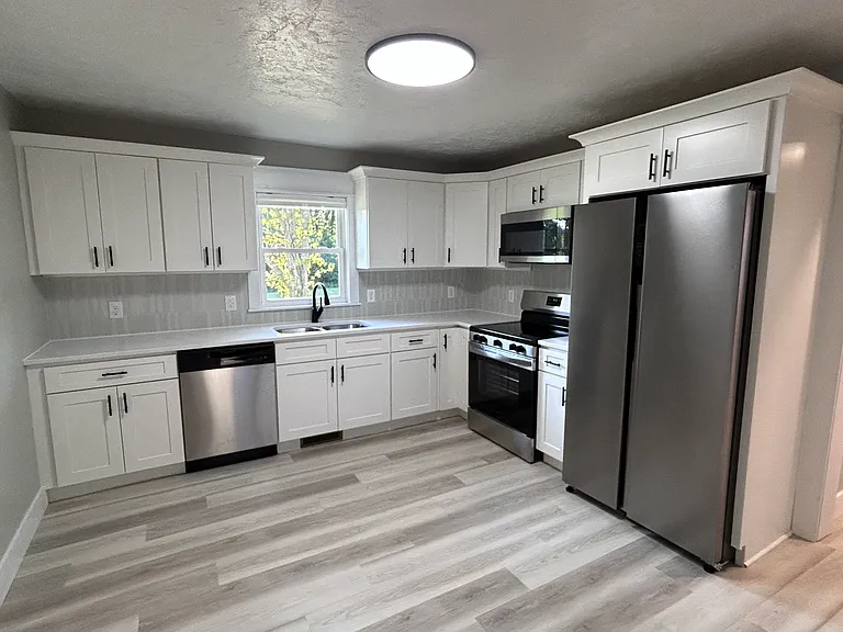 7327 Clearhaven St NE — Photo 3