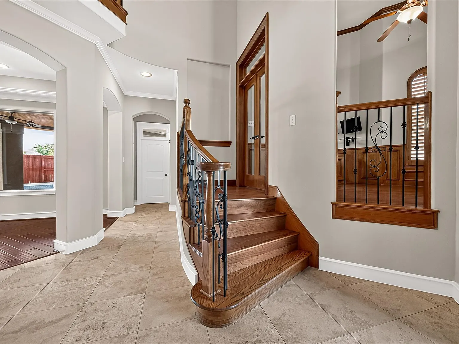 4 bed, 4.5 bath, 4365 sqft, $6,200 — Photo 4