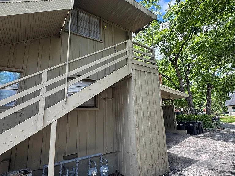 701 Monticello Dr #201 — Photo 9