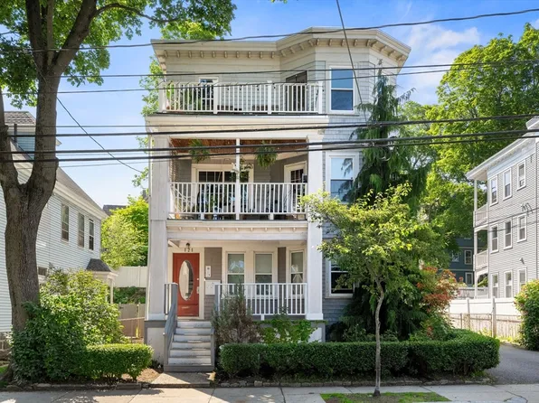 121 Sycamore St #3, Roslindale, MA 02131