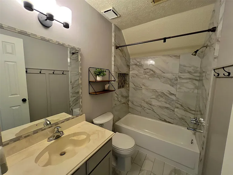 9510 Strawgrass Dr — Photo 16