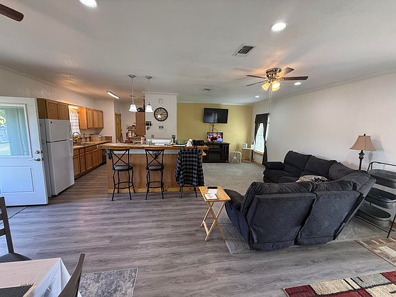 4th image of 8682 Petunia Ave