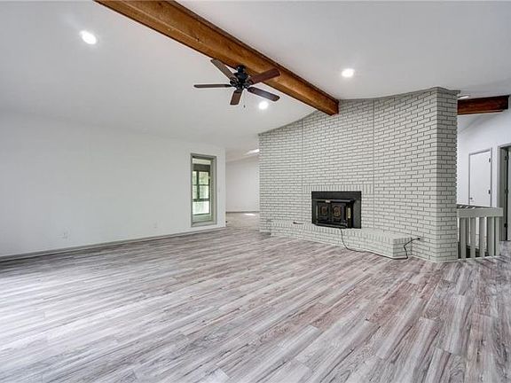 4th image of 2 Pembroke Dr