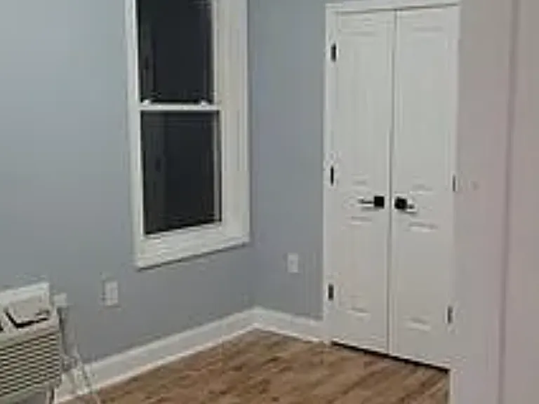 61 Linden Ave #4 — Photo 2