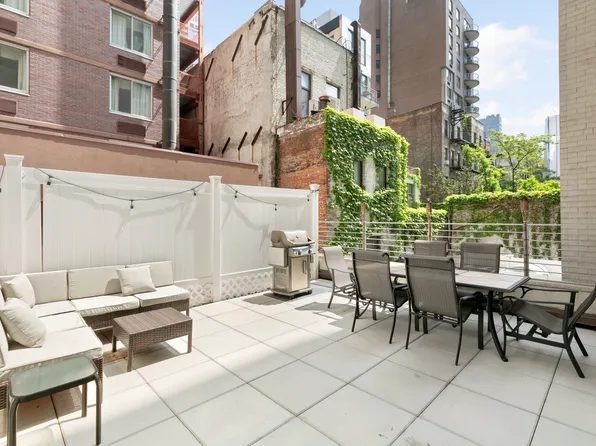 211 East 51st Street image 1 of 8