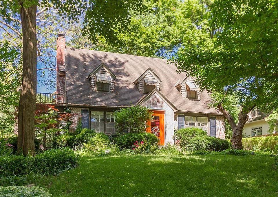 Charming Fieldstone !