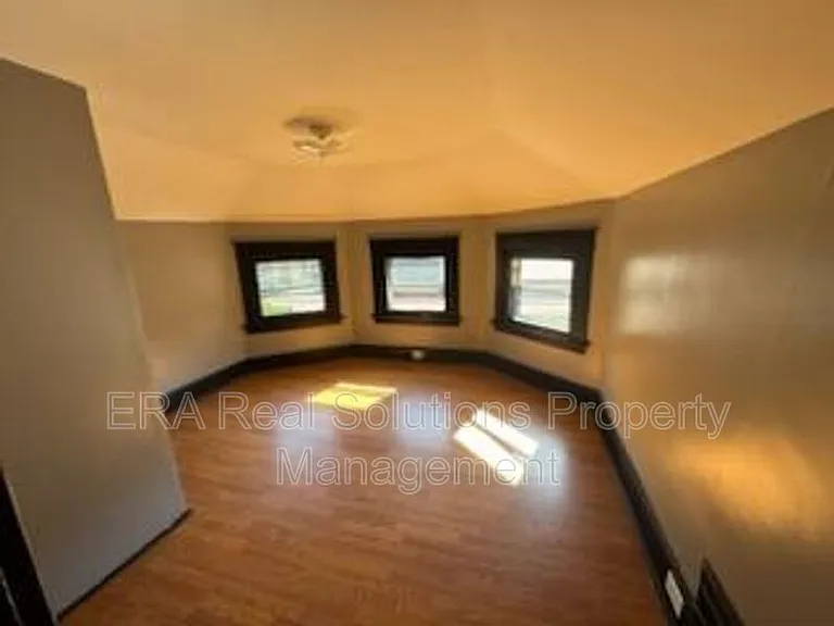 3571 Vine St #3 — Photo 2