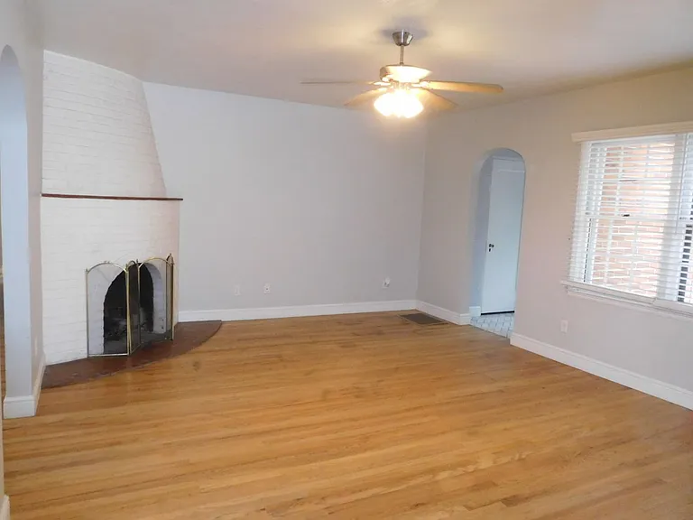 801 Washington St — Photo 4