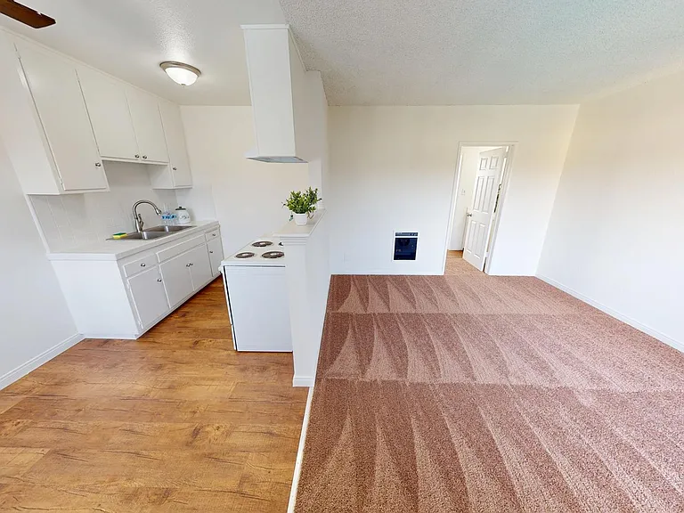 16220 Cornuta Apartments — Photo 23
