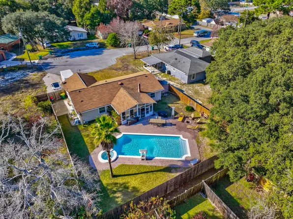 353 Lisette Ct, Fort Walton Beach, FL 32547