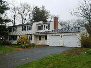132 Farmington Rd, Amherst, MA 01002