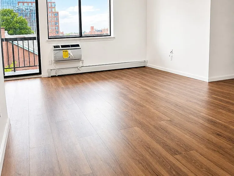 13675 37th Ave #3H — Photo 2