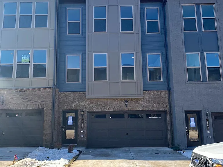 9878 Hopkins Loop — Photo 2