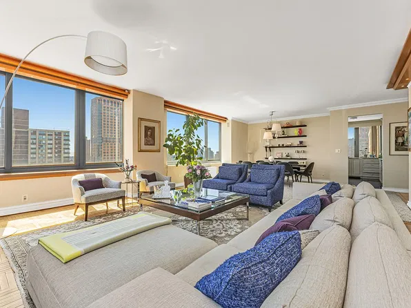 300 E 85th St APT 2701, New York, NY 10028
