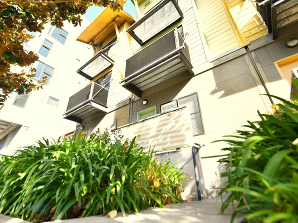 1p494 - City Crossing, 1000-1036 Apgar St #1026, Emeryville, CA 94608