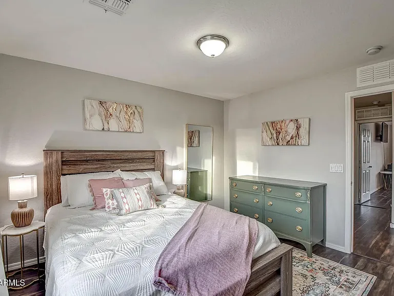 10964 W Taft St — Photo 13