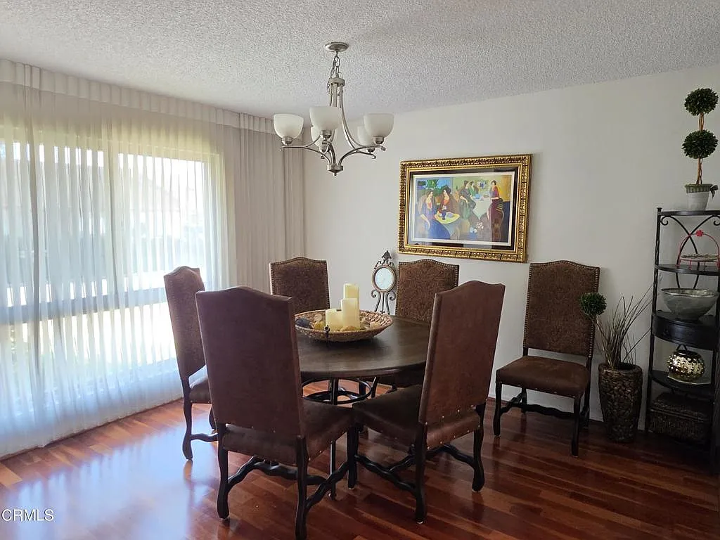 3 bed, 2.0 bath, 1498 sqft, $3,500 — Photo 4