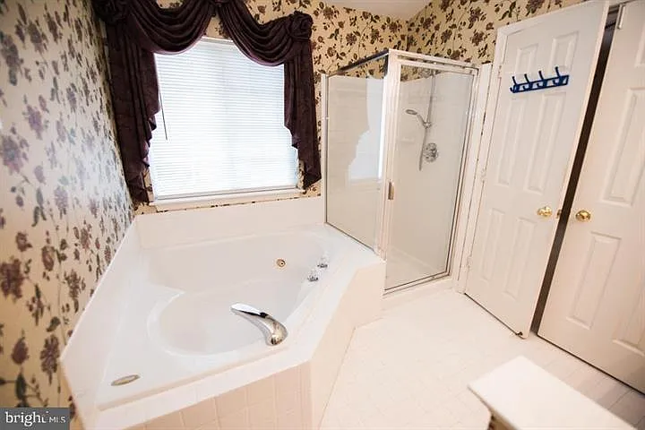 8359 Regal Oak Ct — Photo 27