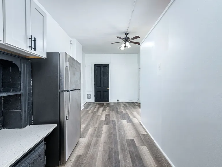 814 N Broad St — Photo 14
