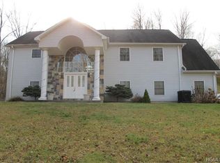 81 Carolyn Rd E, Carmel, NY 10512