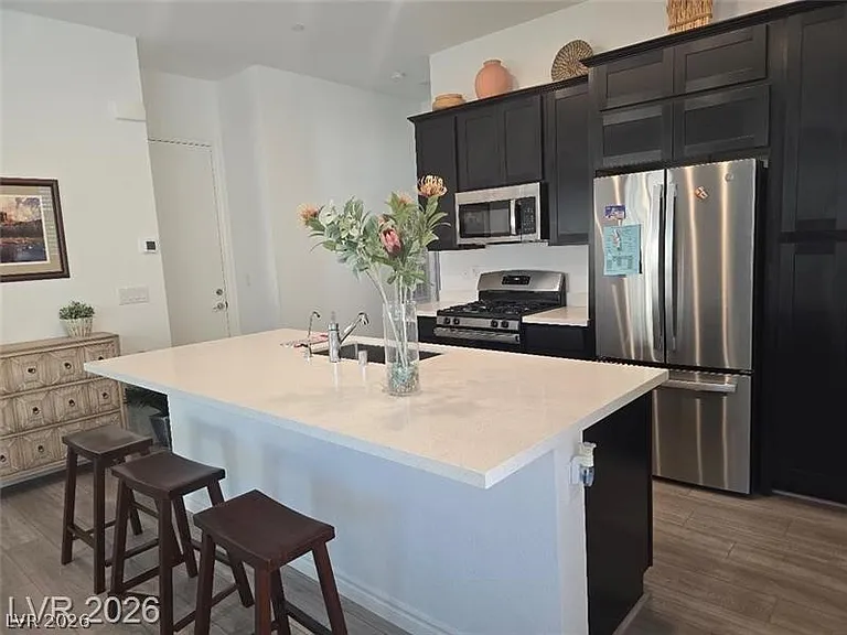 905 Belleforte Ln — Photo 3