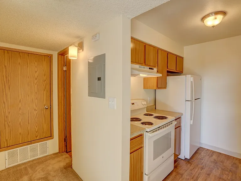 Americana Lakewood Apartments — Photo 16