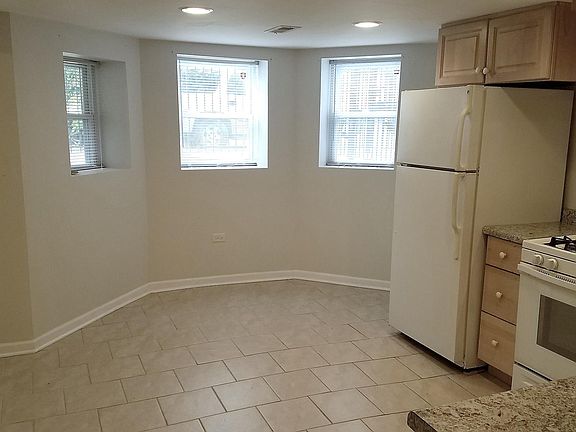 3rd image of 2965 N Allen Ave #G