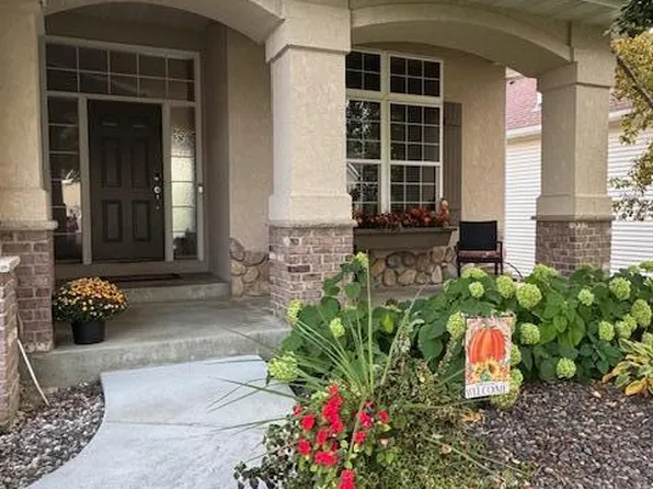 18771 Farmstead Cir, Eden Prairie, MN 55347