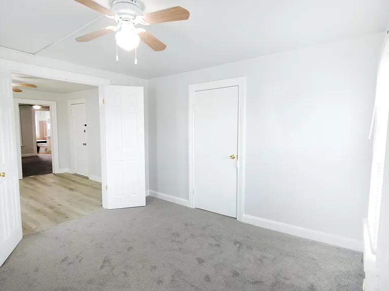 216-218 W Wilson Blvd #2W — Photo 9