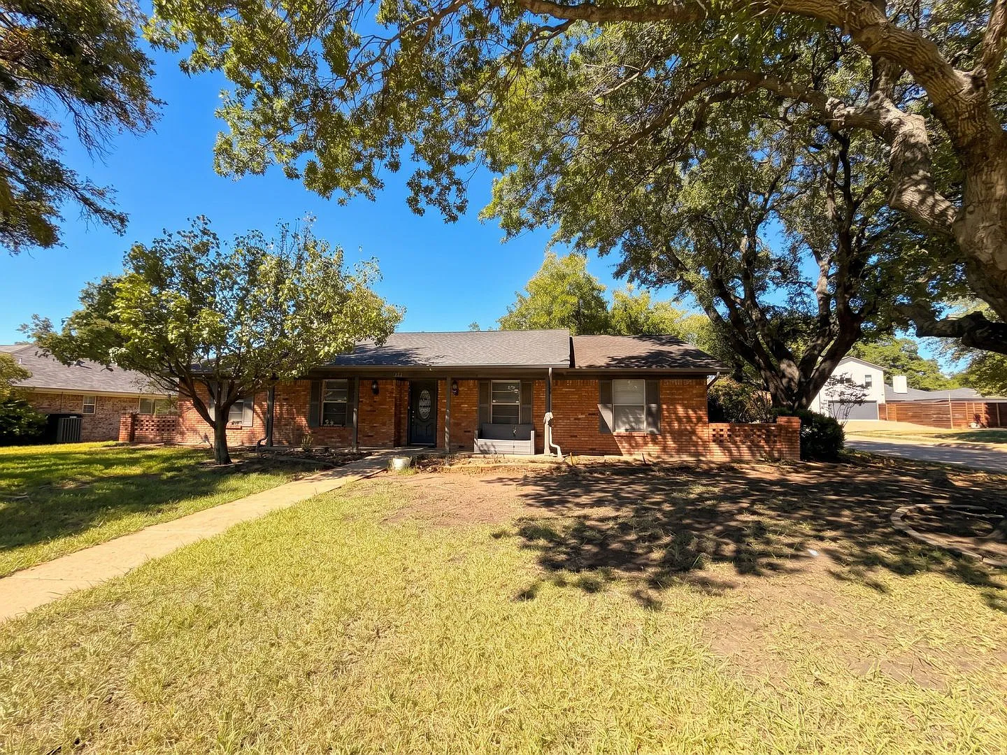 2701 Northcrest Dr — Photo 1