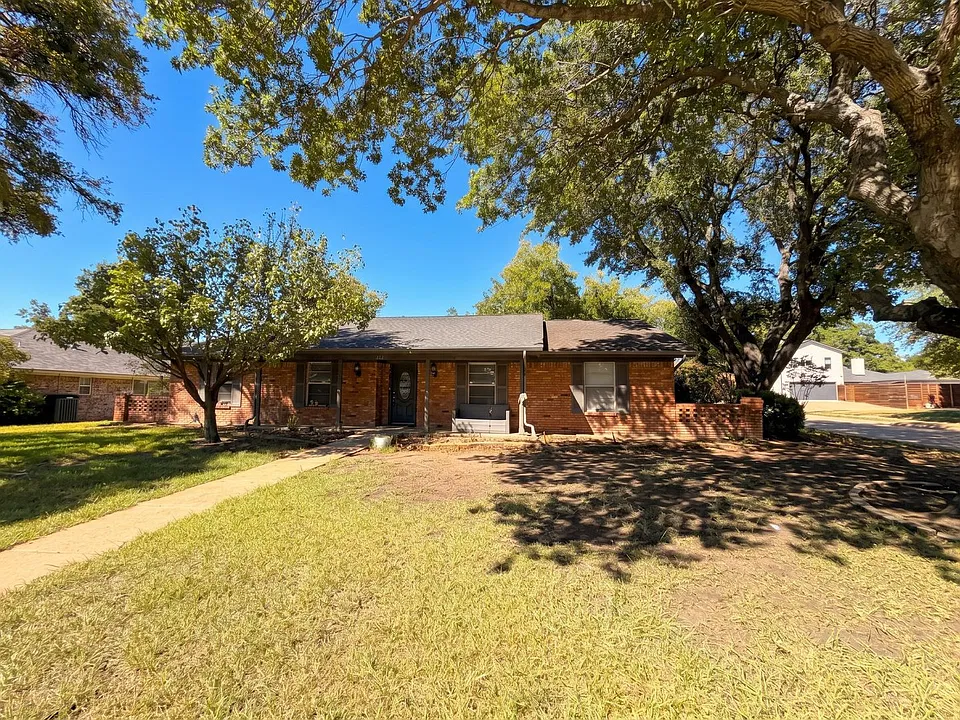 2701 Northcrest Dr