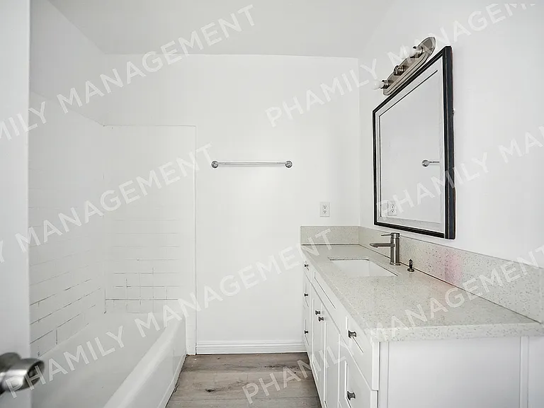 451 Anderwood Ct #D — Photo 5