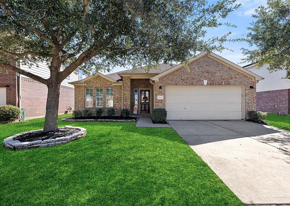 1st image of 9926 Driftwood Park Dr